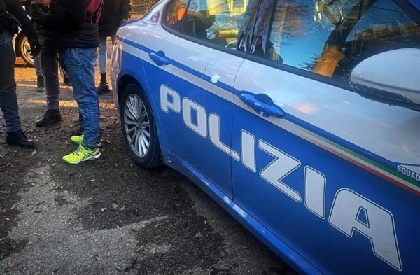 Oltrarno, rapina in strada da 1000 euro ad un anziano: la polizia identifica i presunti autori