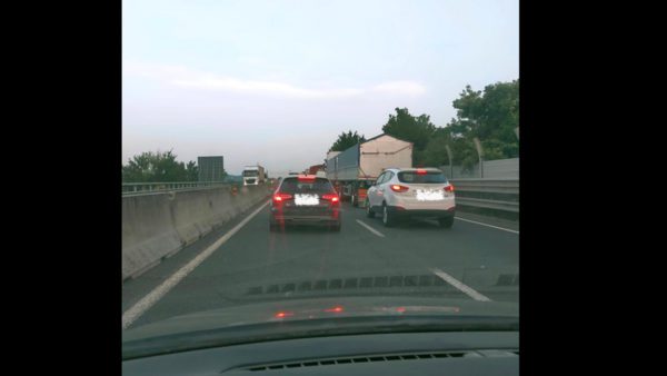 Delirio nel traffico: 14 chilometri di coda