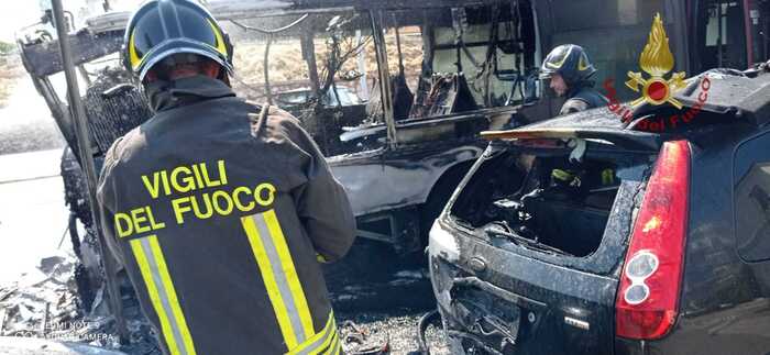 Incendio autobus a Grosseto: fortunatamente nessun ferito