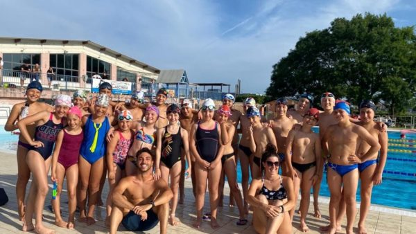 Successo strepitoso per la Nuoto Uisp 2003 ai Campionati regionali Esordienti B: conquistate 5 medaglie e numerosi piazzamenti di rilievo