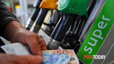 Benzina senza pagare: denunciato dopo aver riempito il serbatoio e fuggito