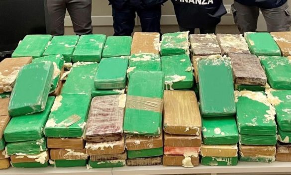 Raggiunto il Maxi sequestro di cocaina al Porto di Livorno: 59 kg scoperti in container provenienti dal Sudamerica – Foto e video