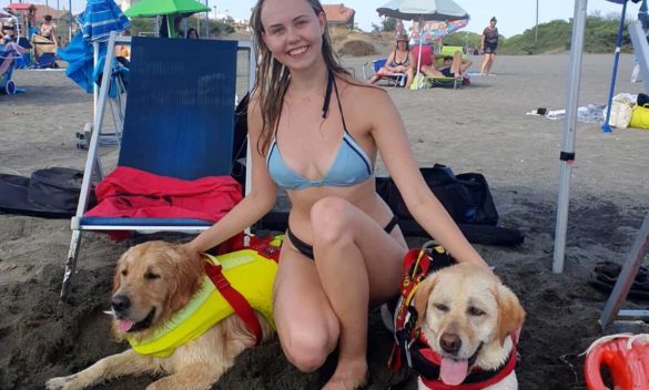 Cani bagnino salvano due donne che rischiano di annegare