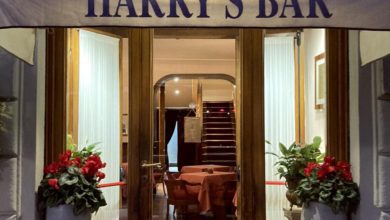 Prosegue la corsa contro il tempo per salvare la storica sede di Harry's Bar sul Lungarno: altri 7 giorni di speranza