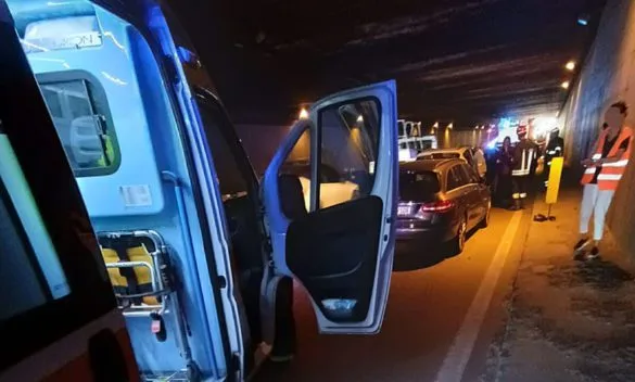 Tamponamento tra tre auto sulla Variante Aurelia: 55enne ferito
