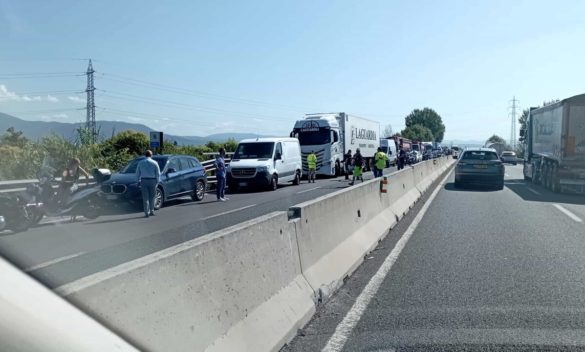 Incidente tragico sulla strada FiPiLi: veicolo controcorsa sulla superstrada