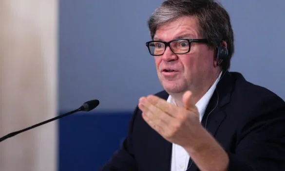 LeCun (Meta) prevede che l'IA diventerà un team di persone virtuali entro 10 anni