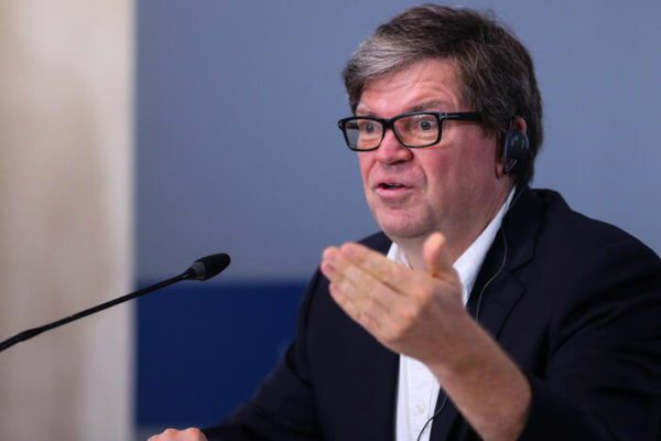 LeCun (Meta) prevede che l'IA diventerà un team di persone virtuali entro 10 anni