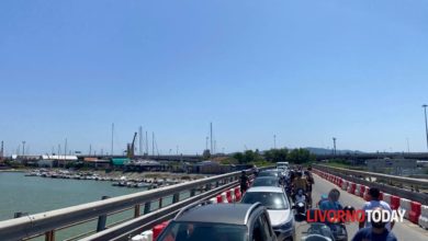 Serata di caos a Calambrone: incidente sul ponte con un ferito e traffico in tilt verso Tirrenia