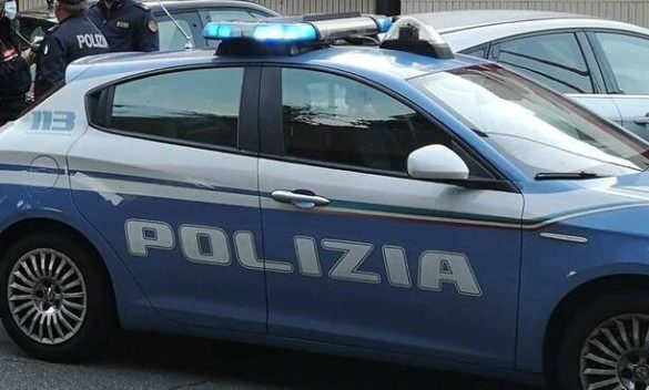 Minaccia una donna alla Caritas di Lucca e prende a calci un poliziotto, arrestato