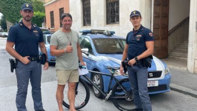 Ruba bici ai turisti a Pisa: arrestato in diretta