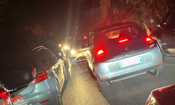 Colonnata in tilt Traffico paralizzato Sabato notte da incubo per un evento in cava