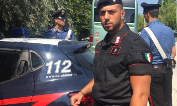 Esce di casa per consegnare cocaina, barista arrestato dai carabinieri