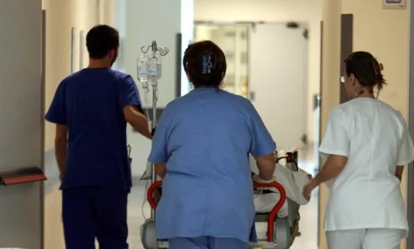 "Psichiatria, pazienti abbandonati in barelle e pericolo per i sanitari"