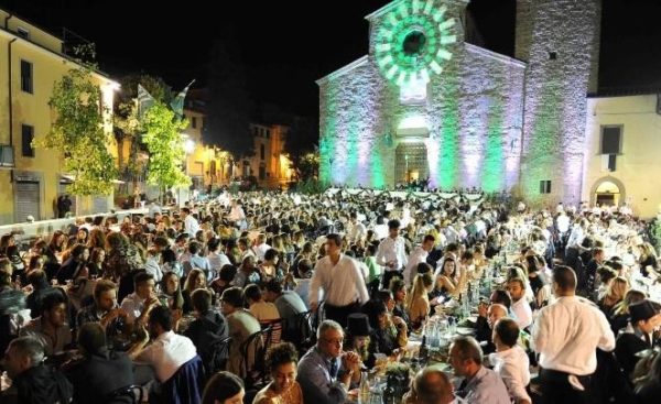 Giostra, la notte di Sant'Andrea.  Festa su due piazze per la cena, "È solo l'inizio"