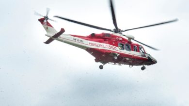 Incendio ad Alberese vicino alle case, fiamme alimentate dal forte vento