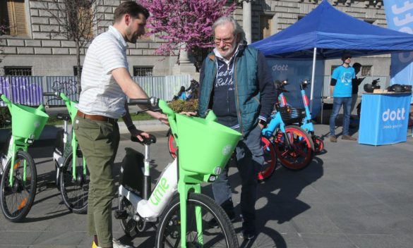 Poliziotti in bici alla movida Il Comune regala 11 mezzi