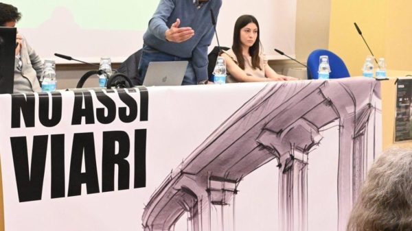 "Fermiamo gli assi viari" Il comitato Altrestrade si mobilita per il “no“