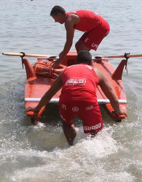 "L'istinto del bagnino è buttarsi e aiutare La presa di salvataggio è fondamentale"