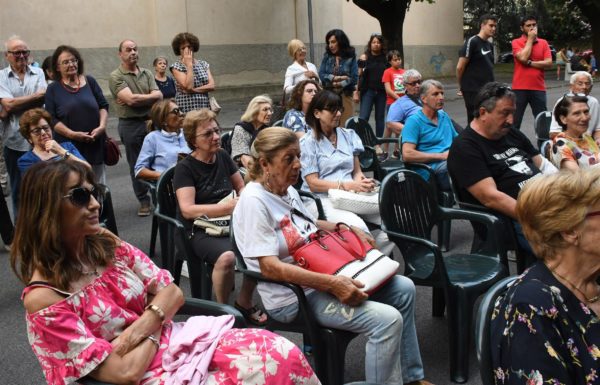 Fossola, coro sul degrado Strade e incuria i problemi