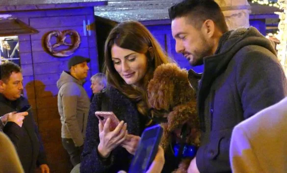 Tirolesi avanti fino a Capodanno Il mercatino allunga di dodici giorni E spunta la terza baita in piazza