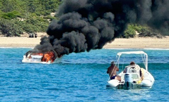 Terrore in mare a Castiglione della Pescaia: incendio della barca, cosa è successo