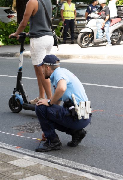 Investiti sulle strisce Nonna e nipotino finiscono all'ospedale Paura in piazza Giusti