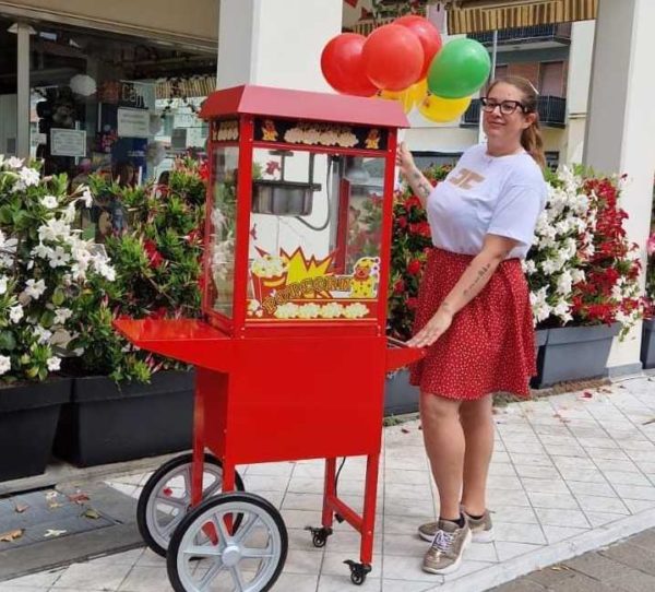 Aperitivo in tranquillità per i genitori Giochi e spettacoli per i bambini