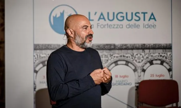 Successo per il monologo di Paragone nell’ultimo appuntamento de “L’Augusta“