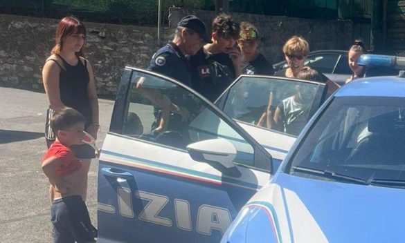 "Scuola di sicurezza e legalità a Carrara con gli agenti della polizia stradale"