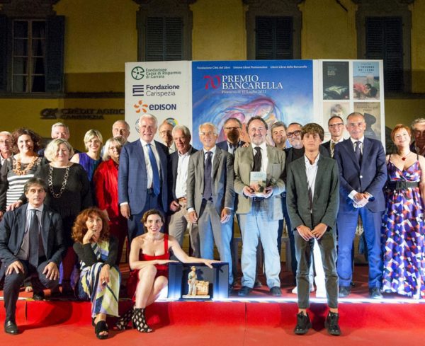 Pontremoli a tutto... Bancarella Sportivi e scrittori sul palco