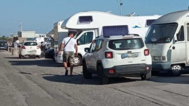 "Via Litoranea chiusa e invasa dai camper E' pericolosa"