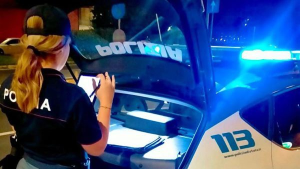 Novoli, colpo nella notte: rubati 160 pacchetti di sigarette, un arresto