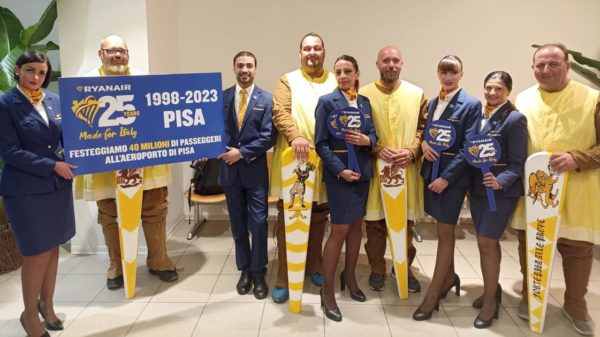 Pisa, Ryanair festeggia 25 anni e 48 milioni di passeggeri