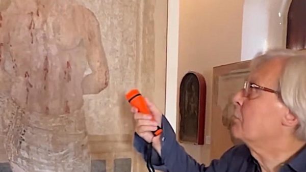 Sgarbi ‘battezza’ San Sebastiano "L’affresco dimenticato è di Piero"