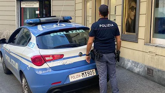 Accoltella un passeggero sulla tramvia e scappa