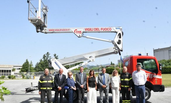 Obiettivo sicurezza Vigili del fuoco in mare per proteggere i turisti con le moto d'acqua