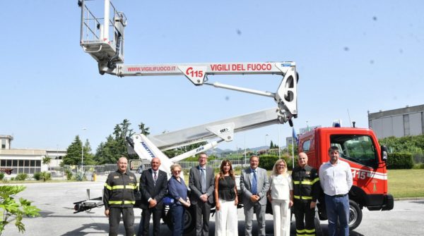 Obiettivo sicurezza Vigili del fuoco in mare per proteggere i turisti con le moto d'acqua