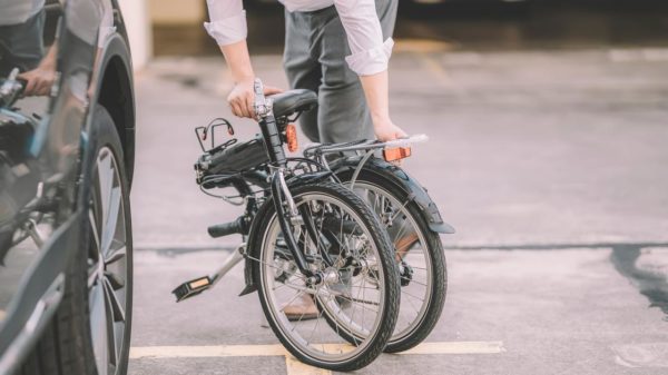 Gli rubano la bici pieghevole e la ritrova on line, ma vogliono truffarlo