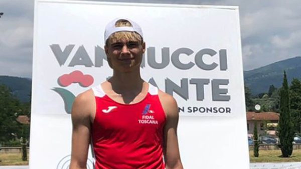 riscrivi titolo Strepitoso Nicholas Gavagni: record regionale di categoria nel salto in lungo