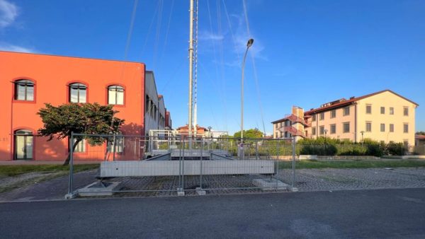 Putignano: L'antenna è stata installata troppo vicino a residenze, uffici e al parco giochi per bambini