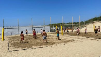 Torneo di beach volley al Bagno degli Americani: l'emozione di Tirrenia nel segno del gioco sulla sabbia
