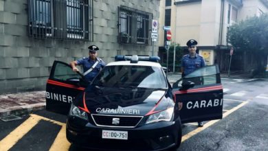 90enne a Cecina vittima della truffa dello specchietto: arrestati i responsabili grazie all'intervento dei carabinieri