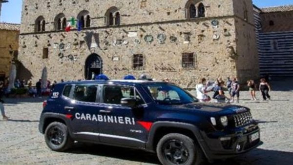 5 persone segnalate per assunzione di stupefacenti e revocata una patente a Volterra