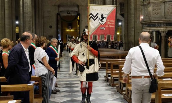 Il dono dei ceri a San Donato: celebrazione del mondo giostresco