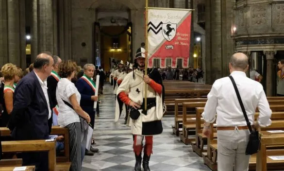 Il dono dei ceri a San Donato: celebrazione del mondo giostresco