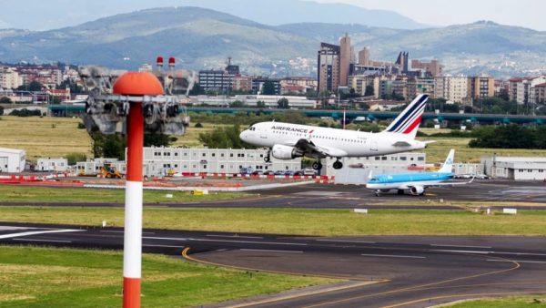 Denuncia presentata in procura sull'aeroporto di Peretola per "illegittimità operativa"