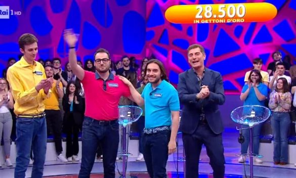 Tre giovani fiorentini spazzano via il quiz Reazione a Catena e svelano il loro segreto di successo