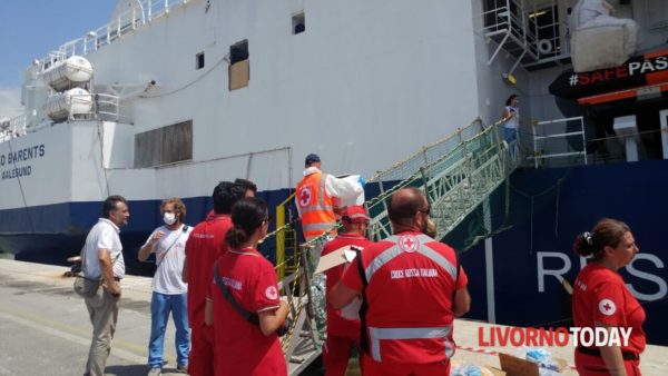 Livorno: 132 migranti sbarcati da Geo Barents, la Regione e Salvetti condannano "gestione disumana" come un'indegnità