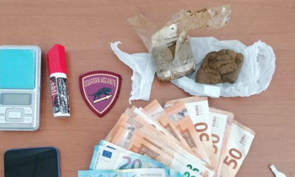 Arrestato sulla Via Garibaldi: fermato a bordo di un motorino rubato con droga, denaro e spray al peperoncino